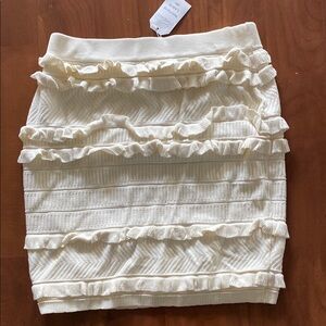 Elegant white Ruffle Skirt new.